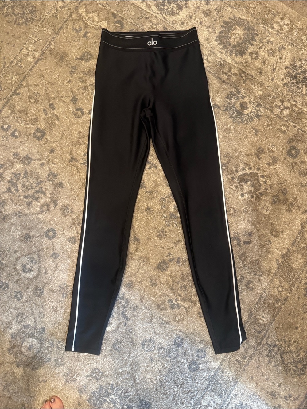 Alo Yoga Airlift High-Waist Suit Up Legging